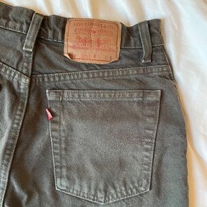 Vintage 90s Levi’s 551s (classic mom jean style!)